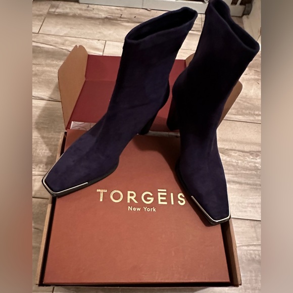 Beautifully made Ankle Boot, 4” heel, faux suede, metallic accents at the toe. - Picture 12 of 13